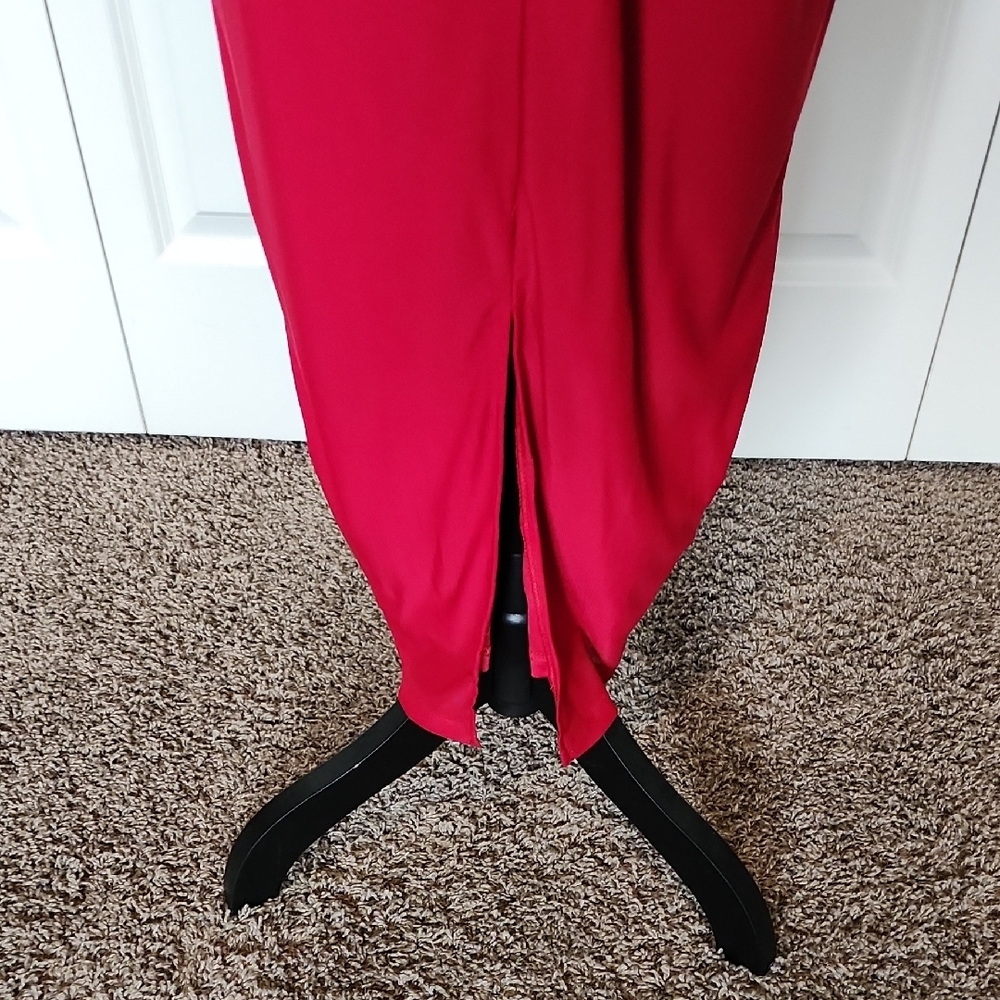 Classic Plus Square Neck Ruched Red Mesh Dress - Picture 10 of 12